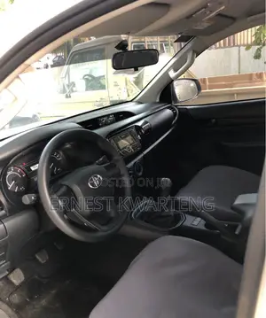 New Toyota Hilux 2025 White