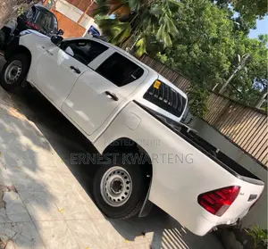 New Toyota Hilux 2025 White