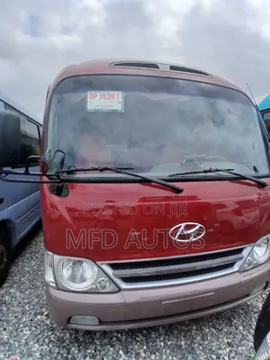 Hyundai County 2015 Red