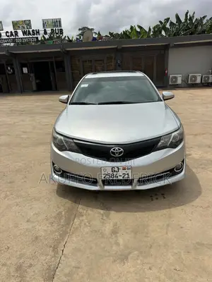 Toyota Camry SE Sport 4dr Sedan (2.5L 4cyl 6A) 2014 Silver