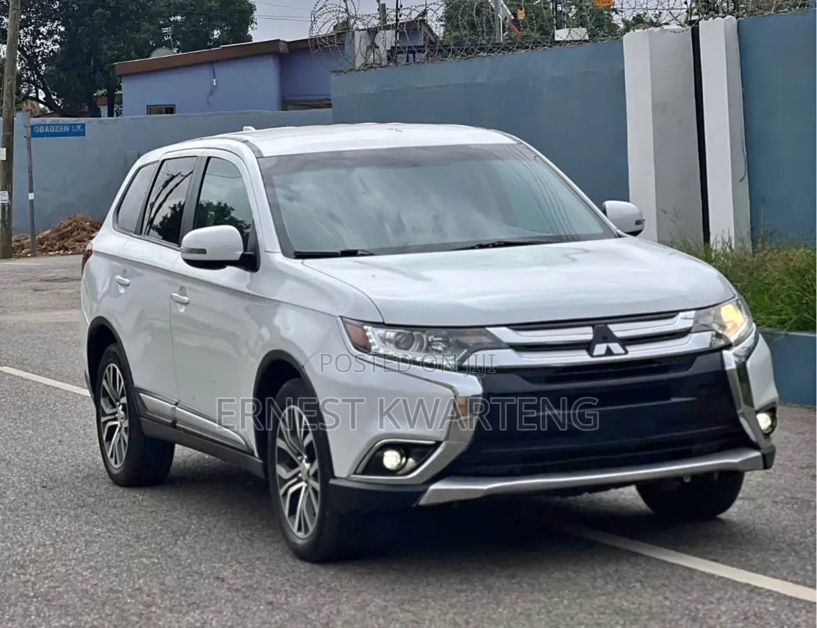 Mitsubishi Outlander 2019 White