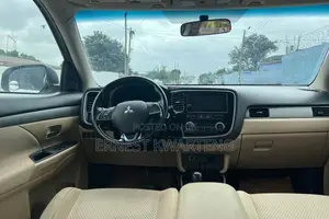 Mitsubishi Outlander 2019 White