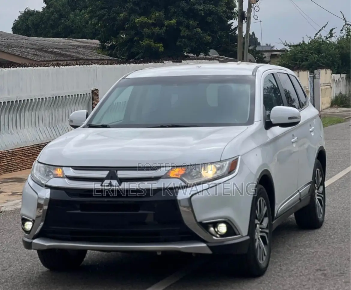 Mitsubishi Outlander 2019 White