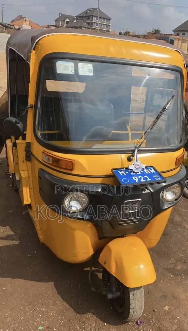 Bajaj RE 2023 Yellow