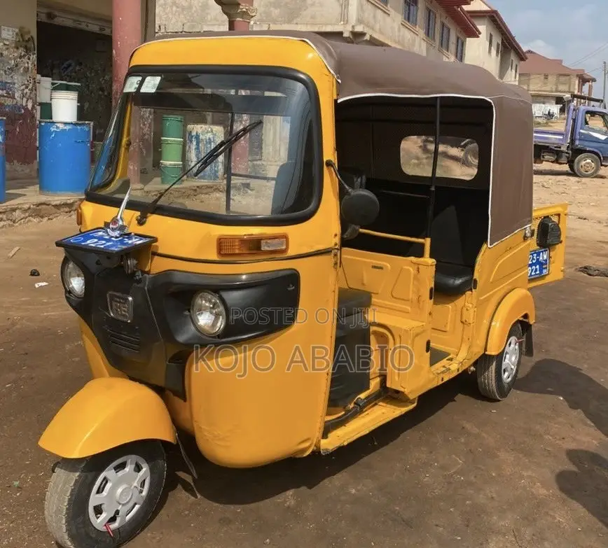 Bajaj RE 2023 Yellow