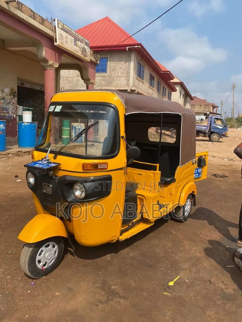 Bajaj RE 2023 Yellow
