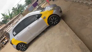 Toyota Vitz 2010 Gray