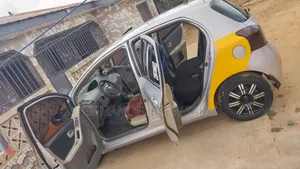 Toyota Vitz 2010 Gray