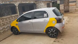 Toyota Vitz 2010 Gray