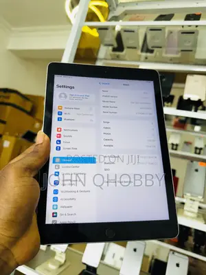 Apple iPad 9.7 128 GB Gray