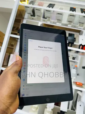 Apple iPad 10.2 (2019) 32 GB Black