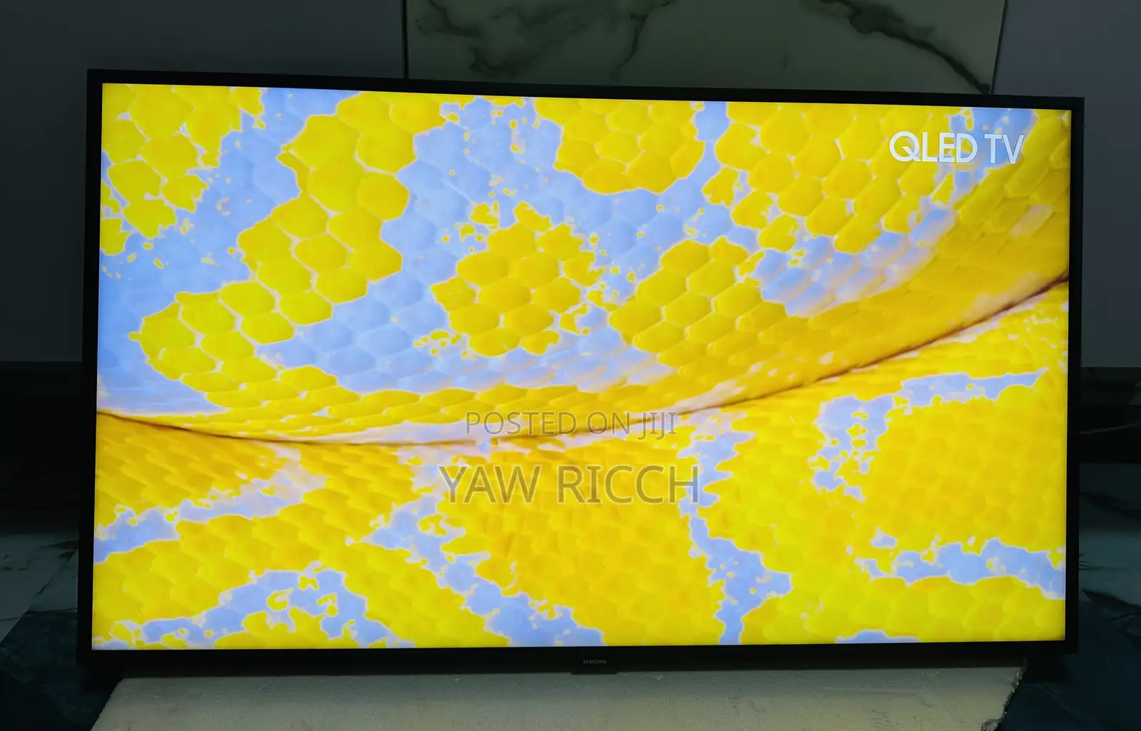 QLED Samsung 43inches Smart 4K UHD Digital Satellite 2023 Model TV