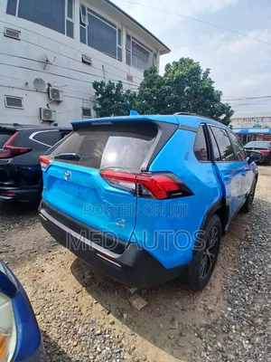 Toyota RAV4 2019 Blue