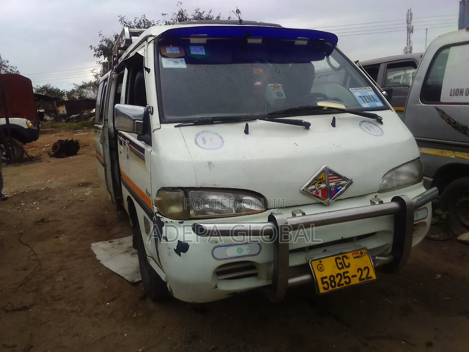 Hyundai H-100 2004 White