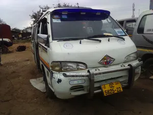 Hyundai H-100 2004 White