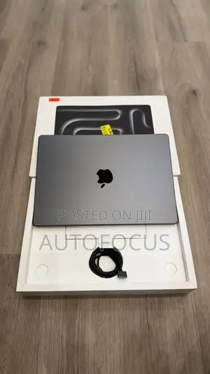 Laptop Apple MacBook Pro 2025 M5 16GB Apple M5 SSD 512GB
