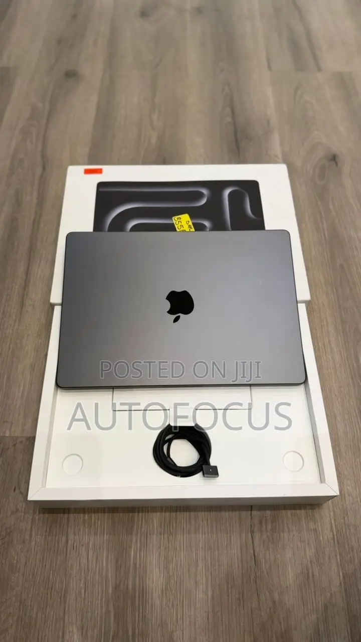 Laptop Apple MacBook Pro 2025 M5 16GB Apple M5 SSD 512GB