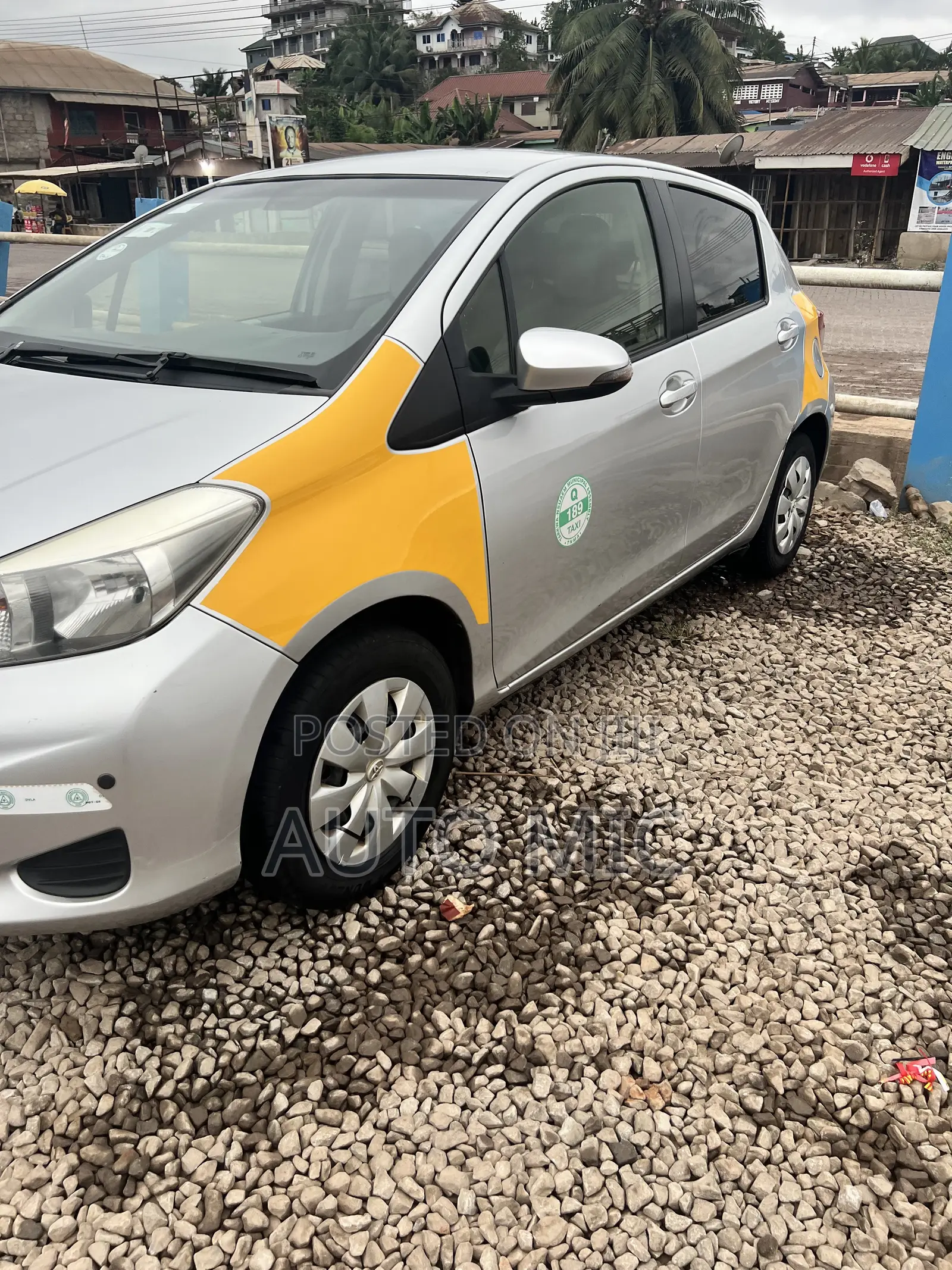Toyota Vitz 1.0 FWD 3dr 2013 Silver