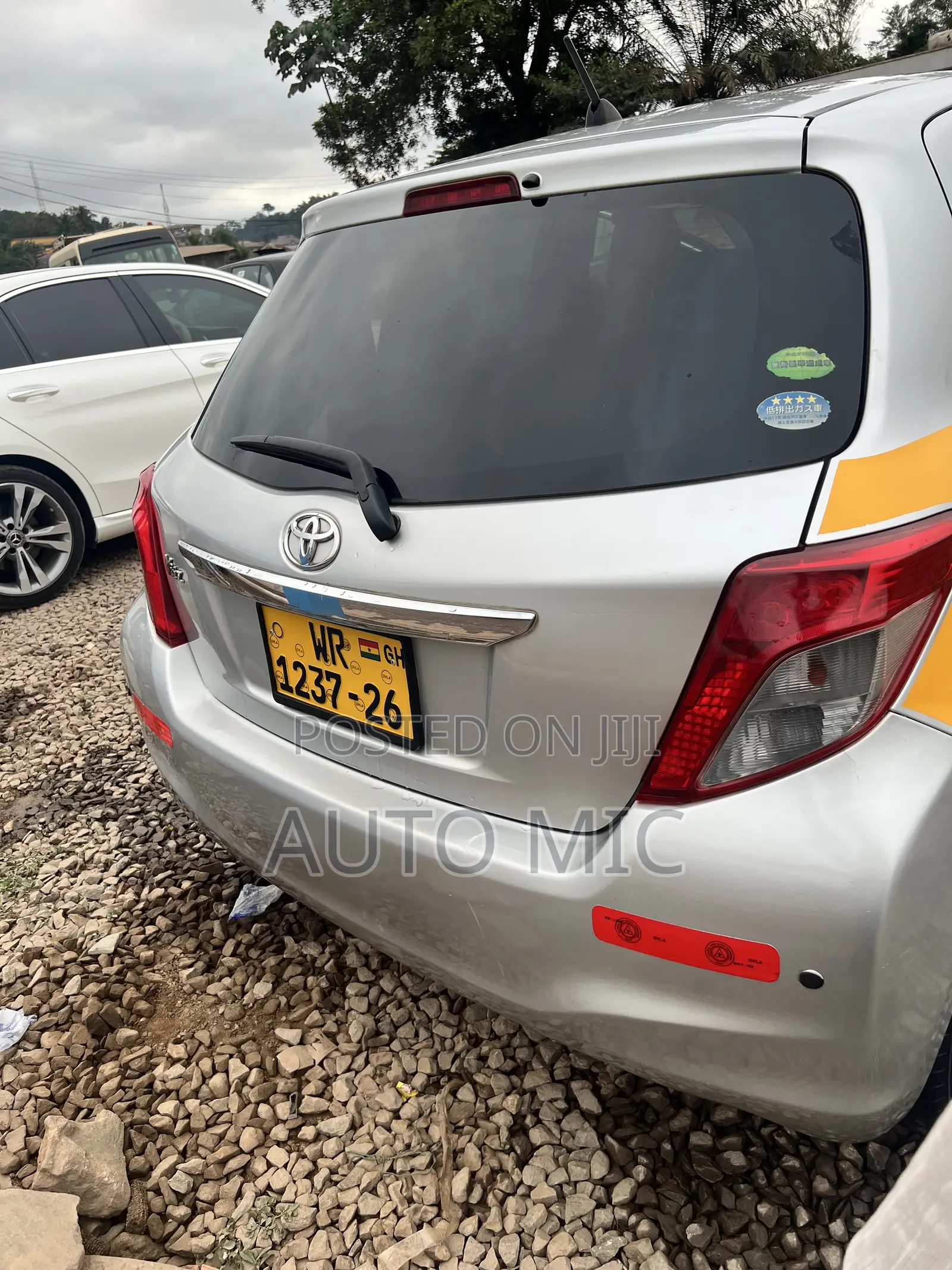 Toyota Vitz 1.0 FWD 3dr 2013 Silver