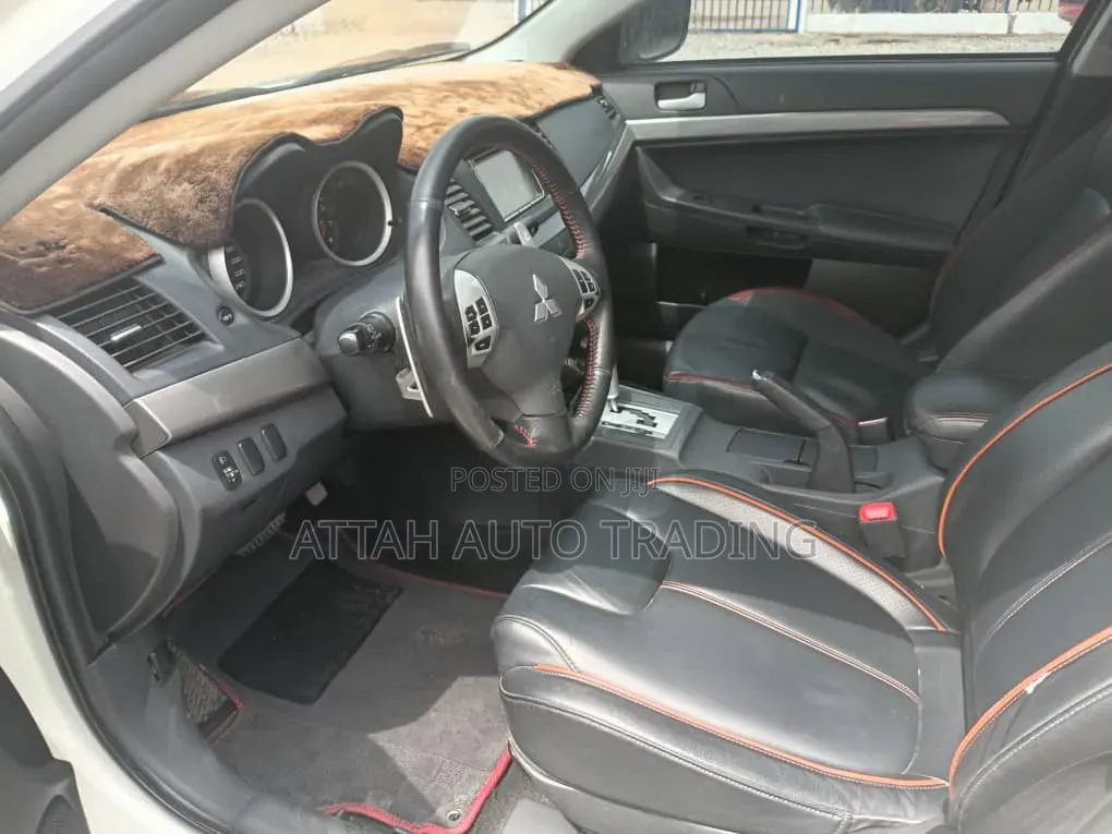 Mitsubishi Nativa 2010 White