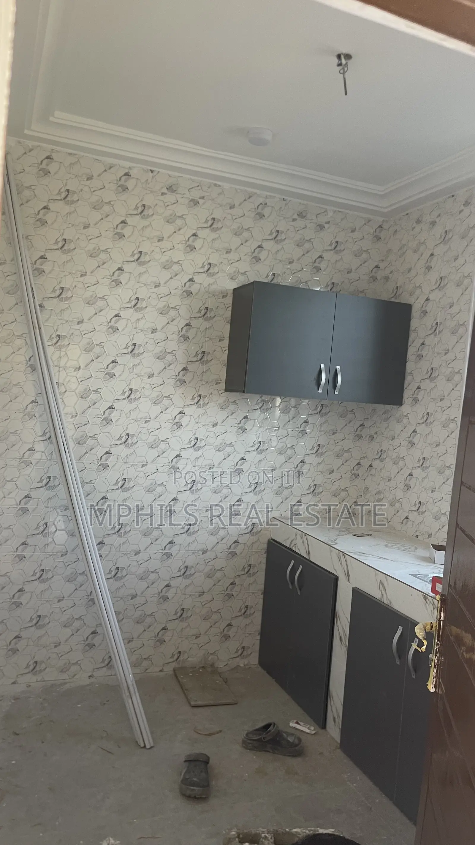 1bdrm Block of Flats in Mphils, CP for rent