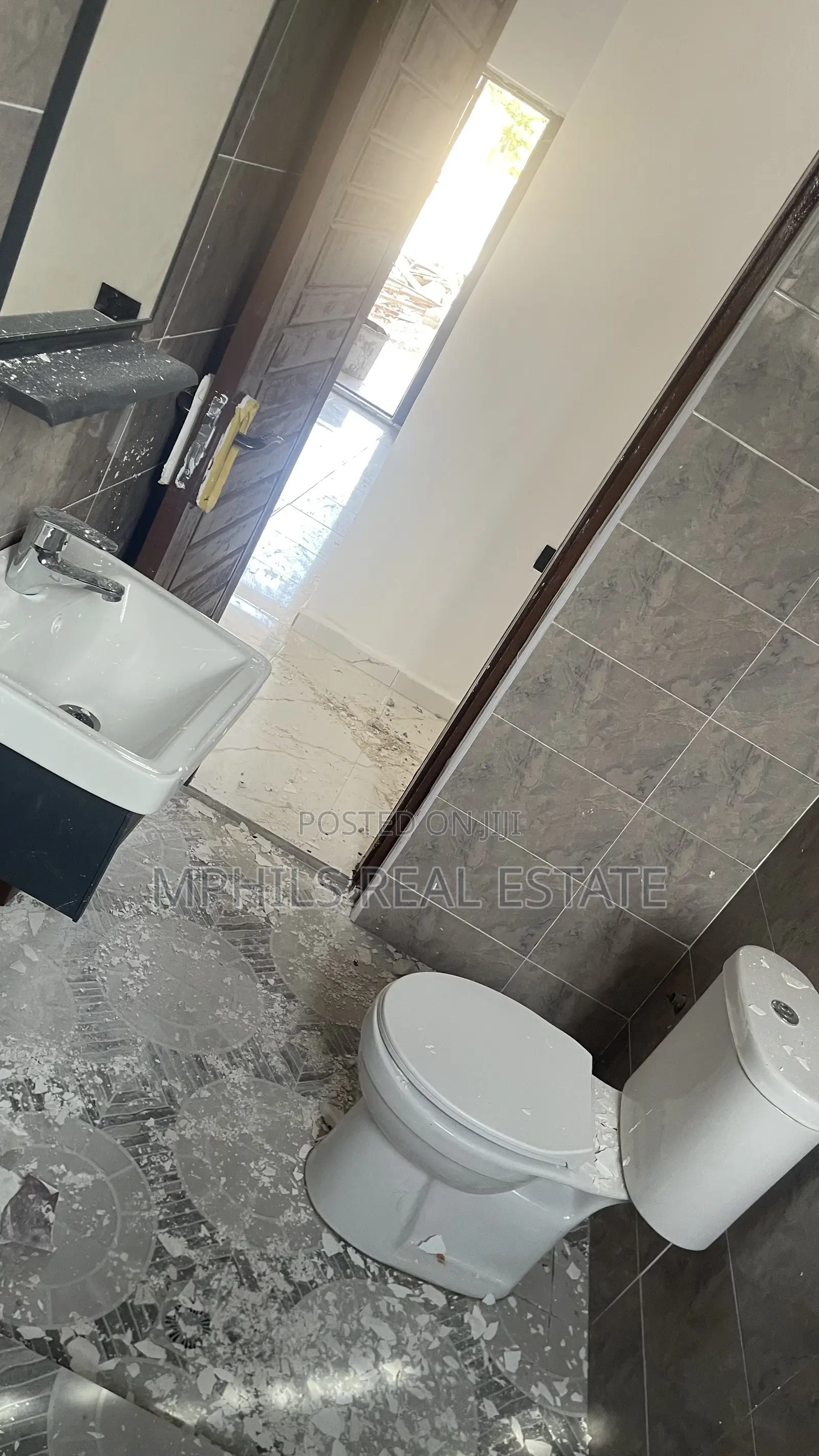 1bdrm Block of Flats in Mphils, CP for rent