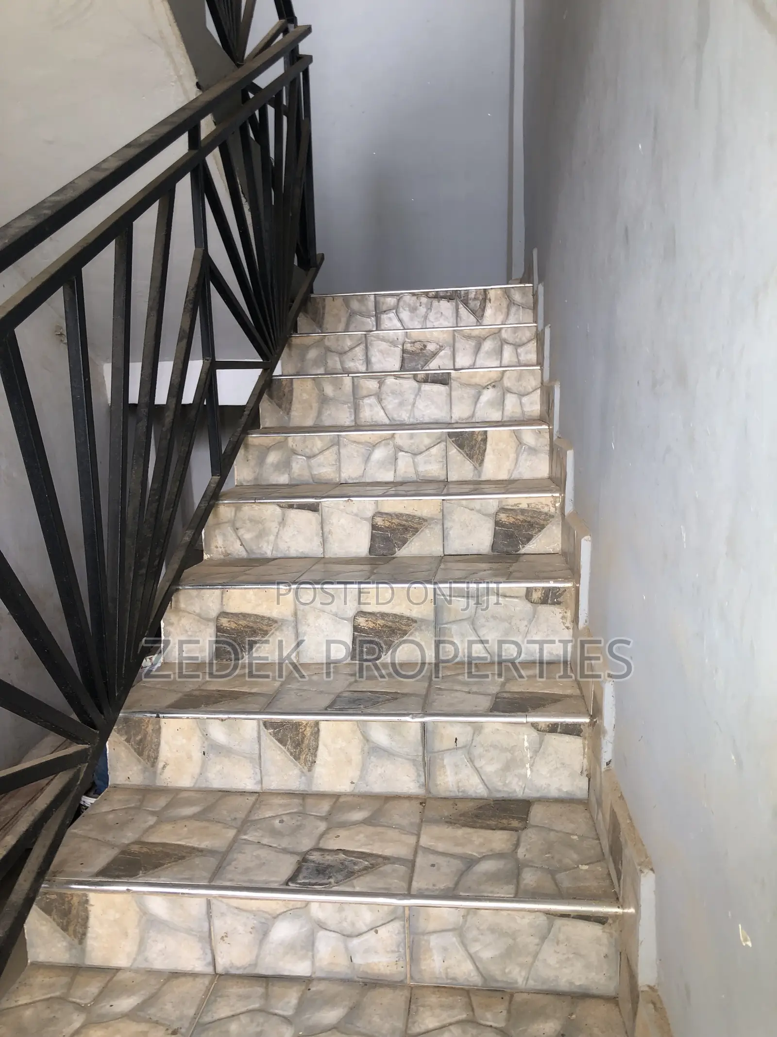 2bdrm Apartment in Kwabenya Acp for rent