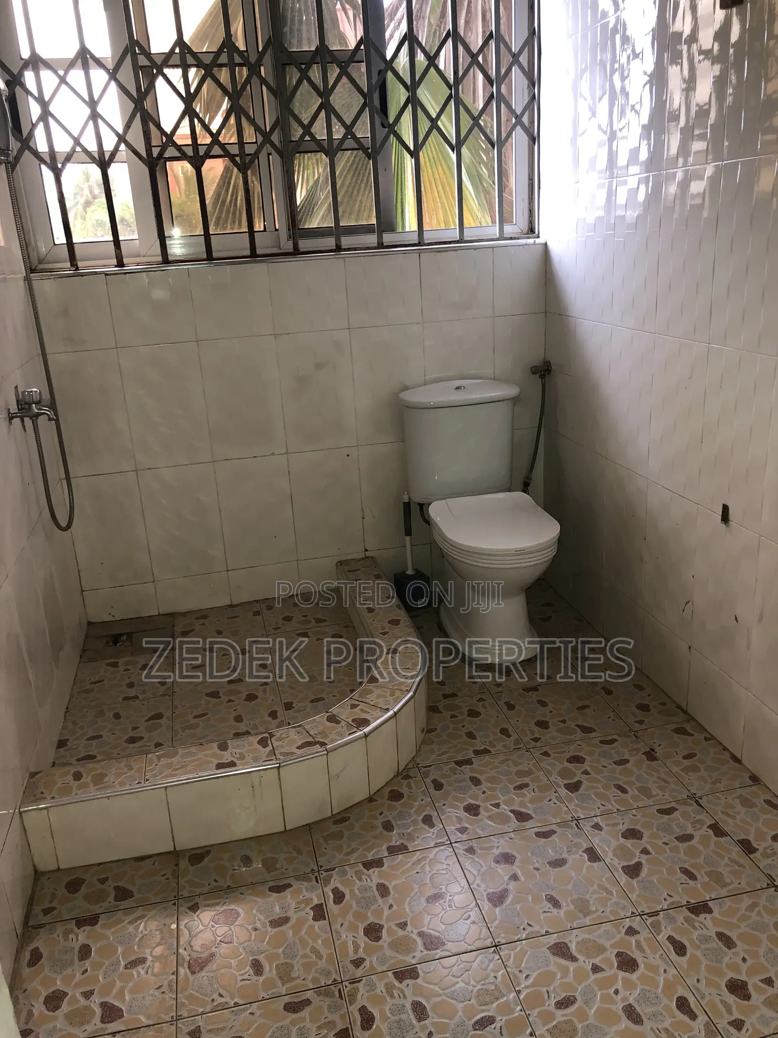 2bdrm Apartment in Kwabenya Acp for rent