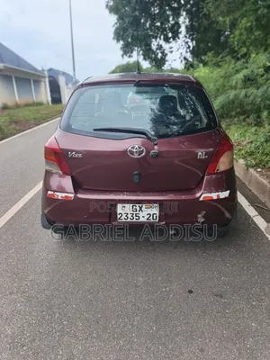 Toyota Vitz 1.3 FWD 3dr 2010 Burgundy