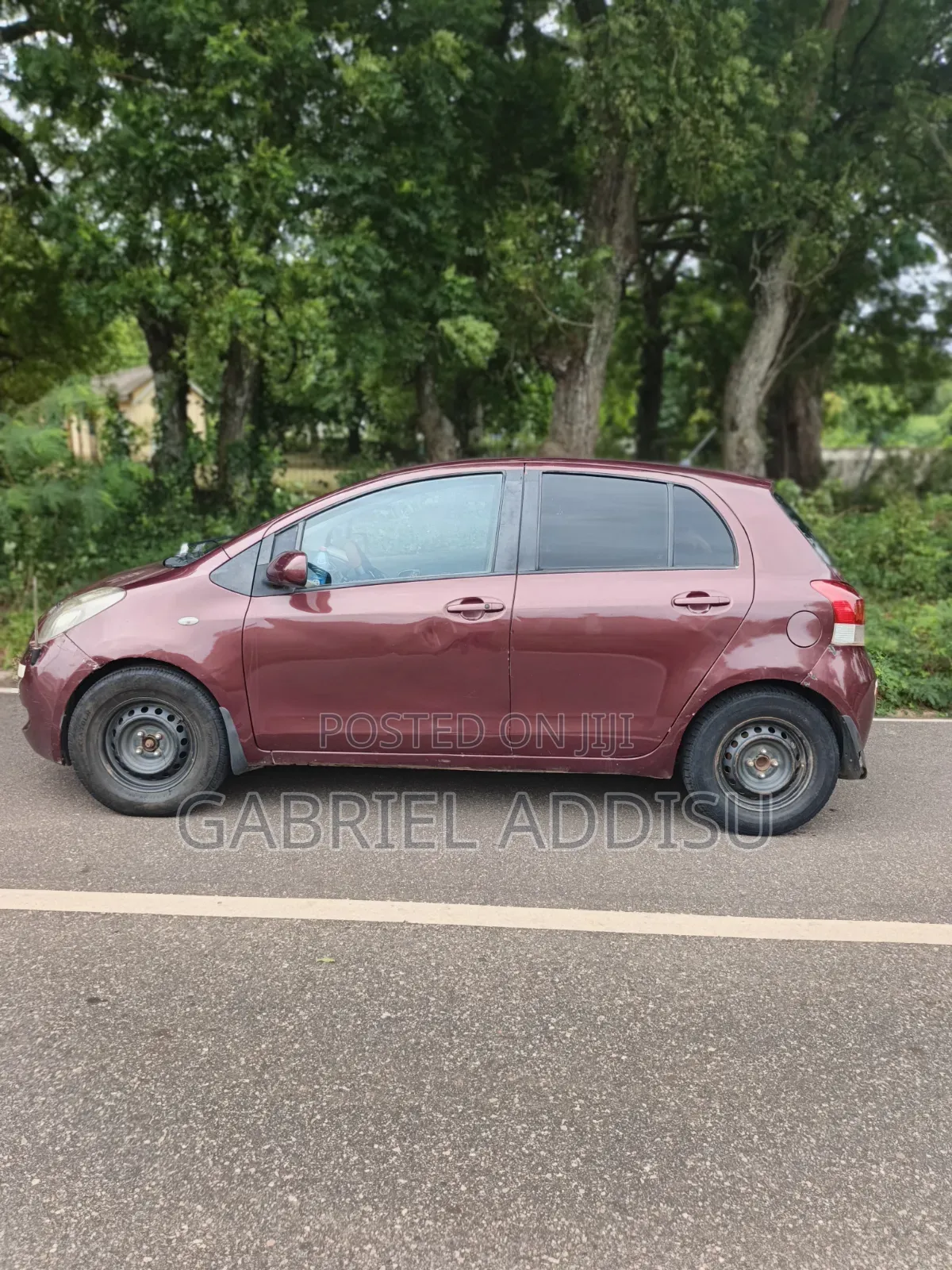 Toyota Vitz 1.3 FWD 3dr 2010 Burgundy