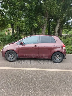 Toyota Vitz 1.3 FWD 3dr 2010 Burgundy