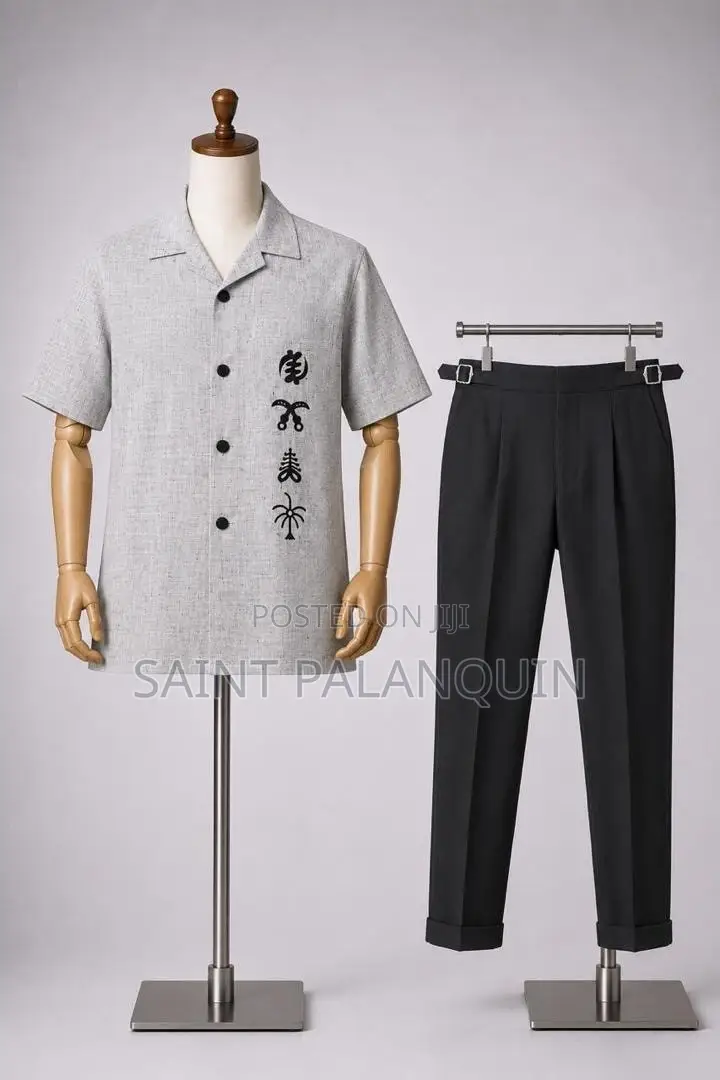 Men's Two-Piece Set Featurin a Light Grey Short-Sleeve Button-Up Shirt
