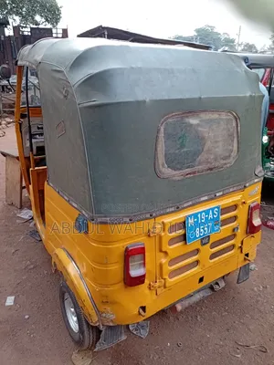 Bajaj RE 2019 Yellow