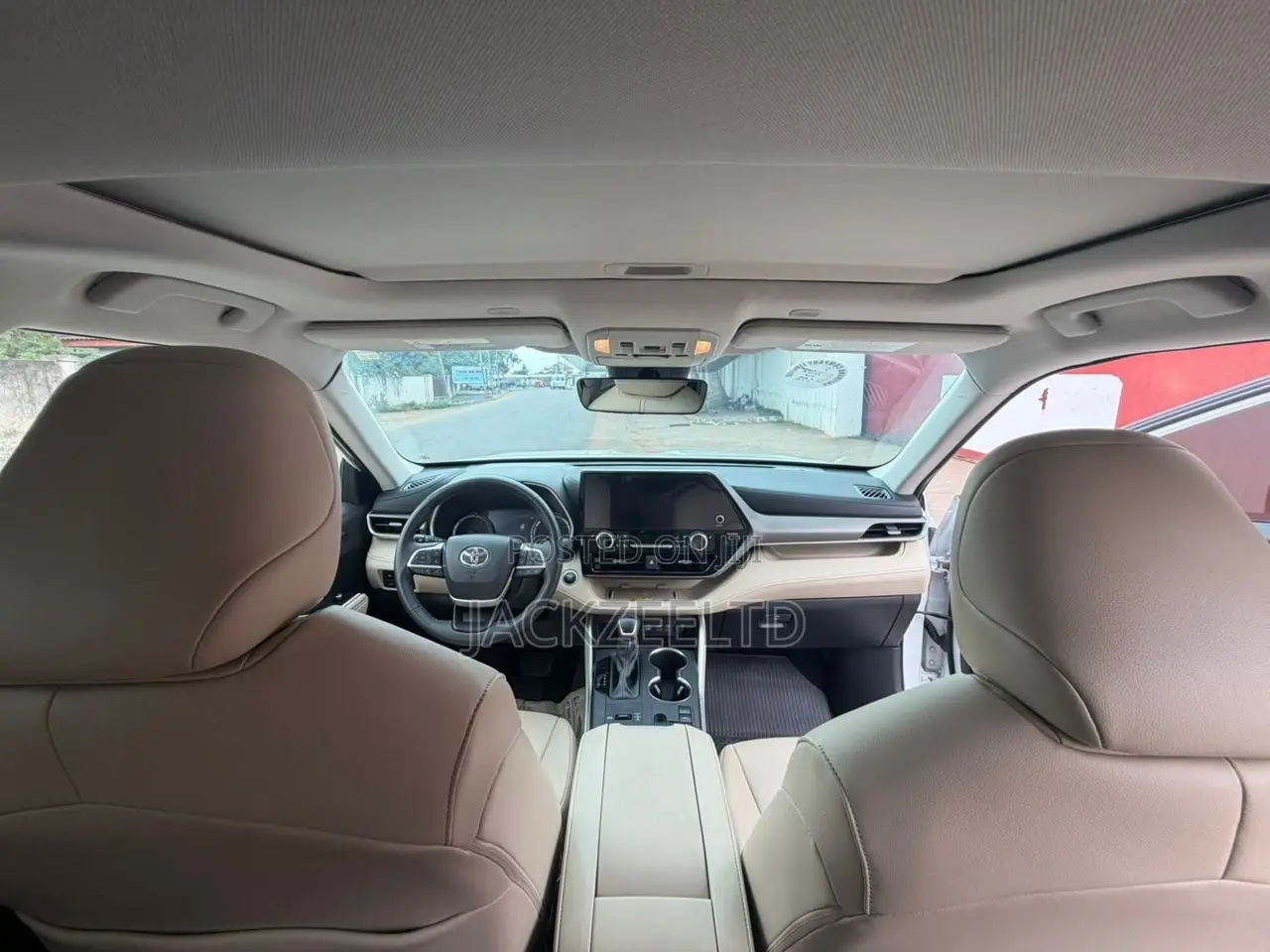Toyota Highlander XLE AWD 2024 White