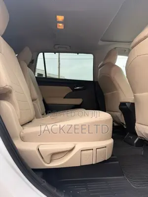 Toyota Highlander XLE AWD 2024 White