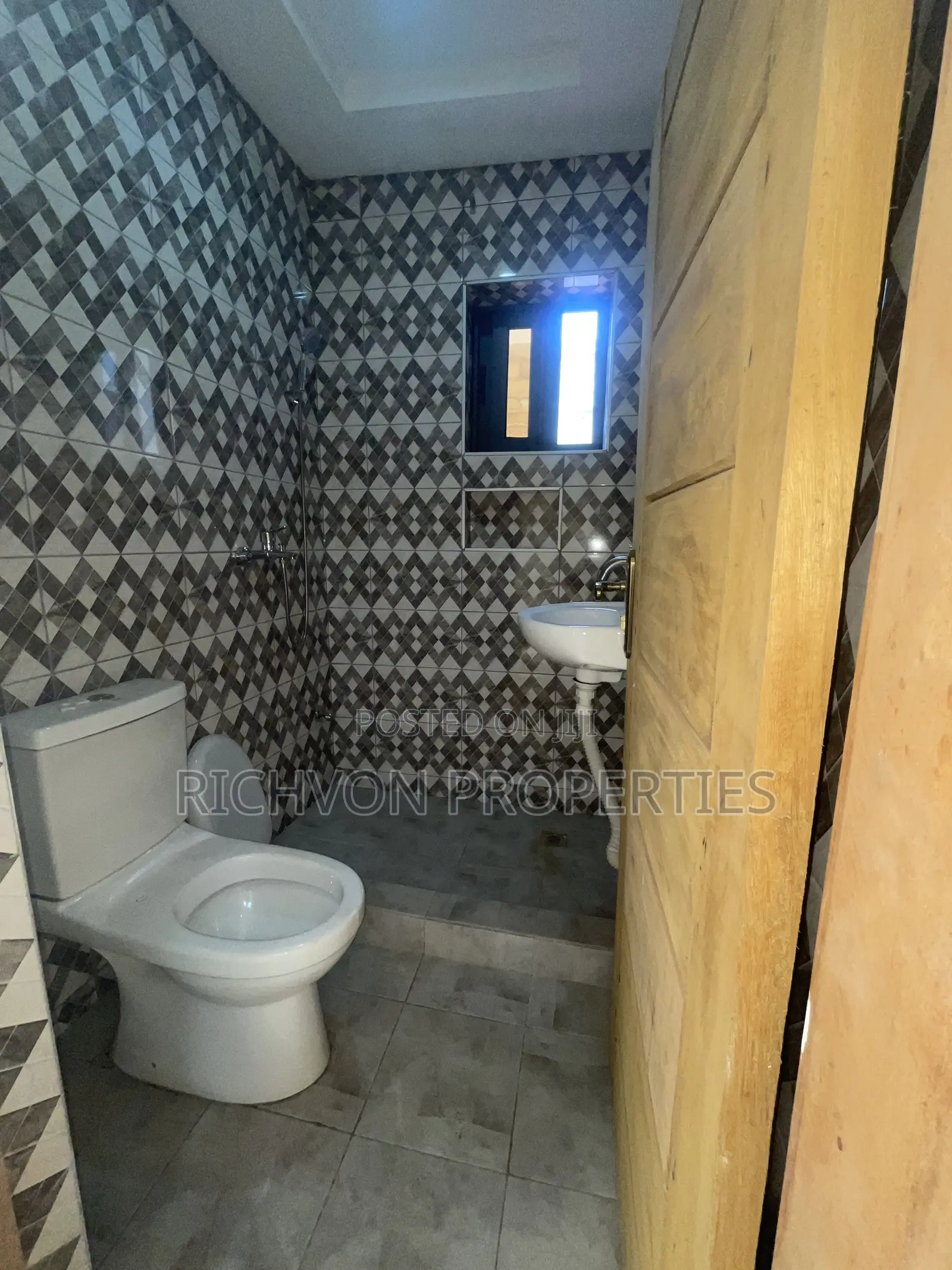 2bdrm Apartment in Richvon Properties, Baatsona Total for rent