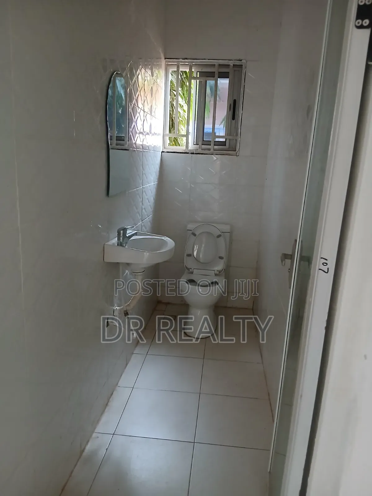 2bdrm House in Adom Estate, Community 25 for rent