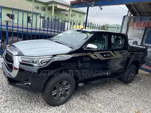 New Toyota Hilux 2025 Black