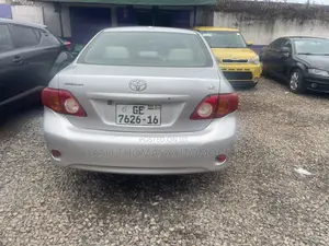 Toyota Corolla 2010 Silver