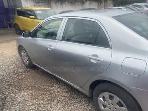 Toyota Corolla 2010 Silver