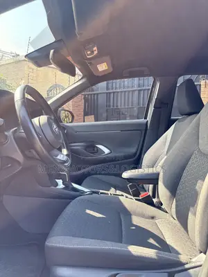 Toyota Yaris Cross 1.5 Hybrid AWD 2022 Gray