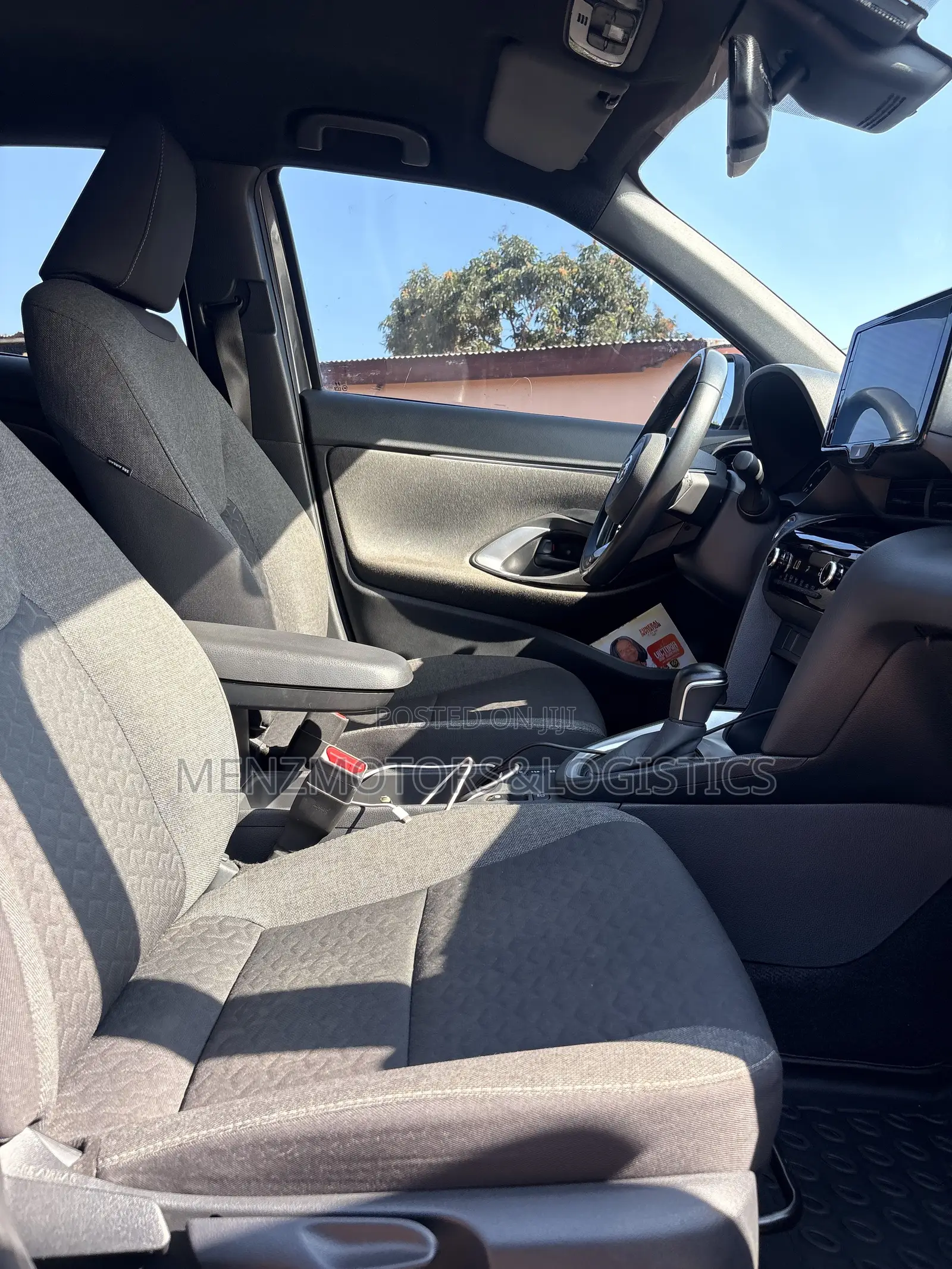 Toyota Yaris Cross 1.5 Hybrid AWD 2022 Gray