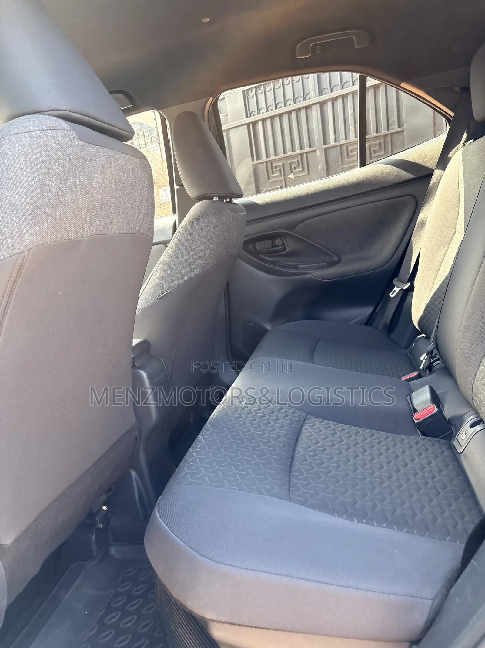 Toyota Yaris Cross 1.5 Hybrid AWD 2022 Gray