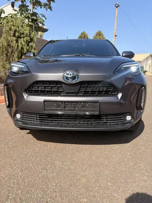 Toyota Yaris Cross 1.5 Hybrid AWD 2022 Gray