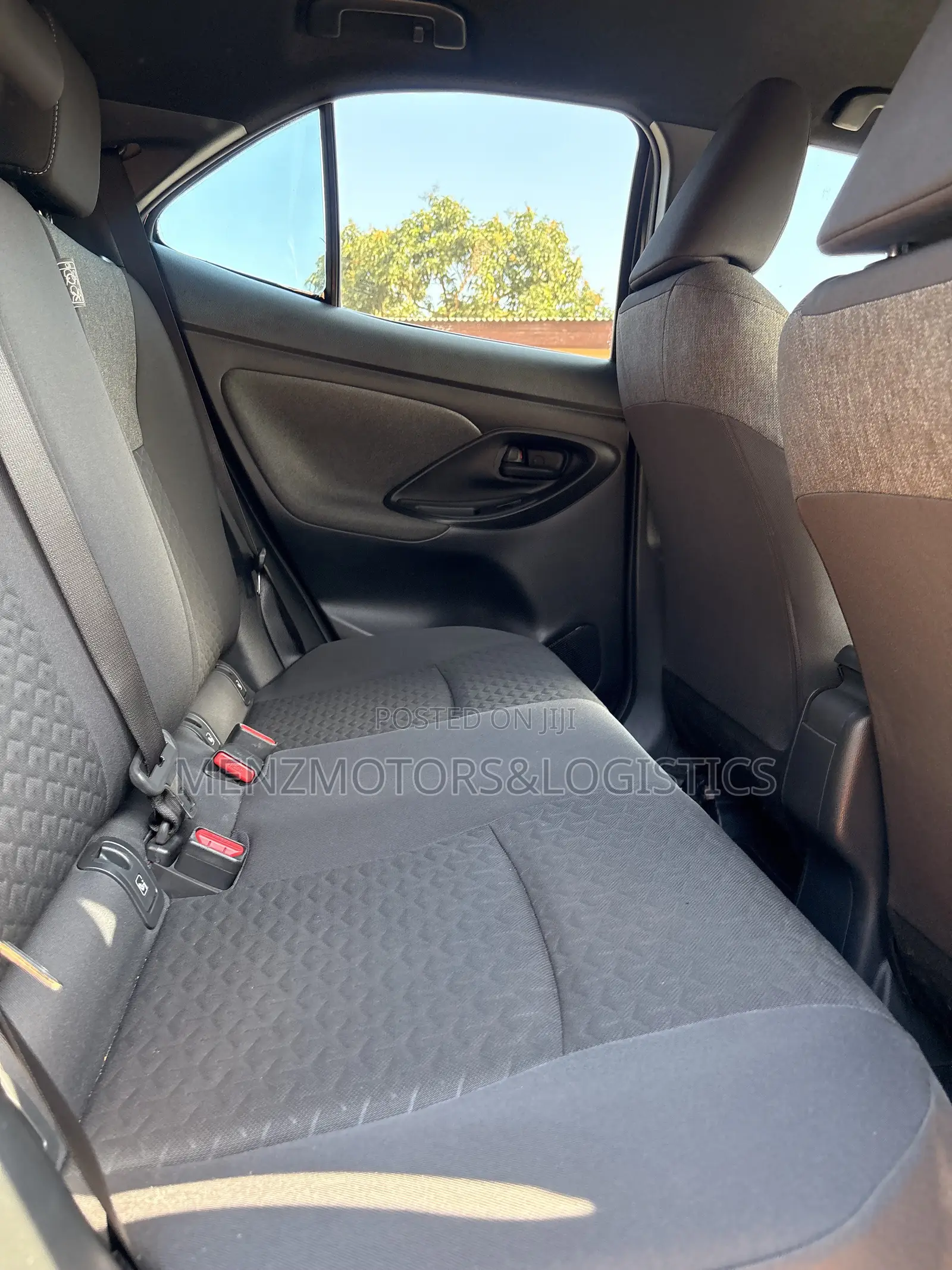 Toyota Yaris Cross 1.5 Hybrid AWD 2022 Gray