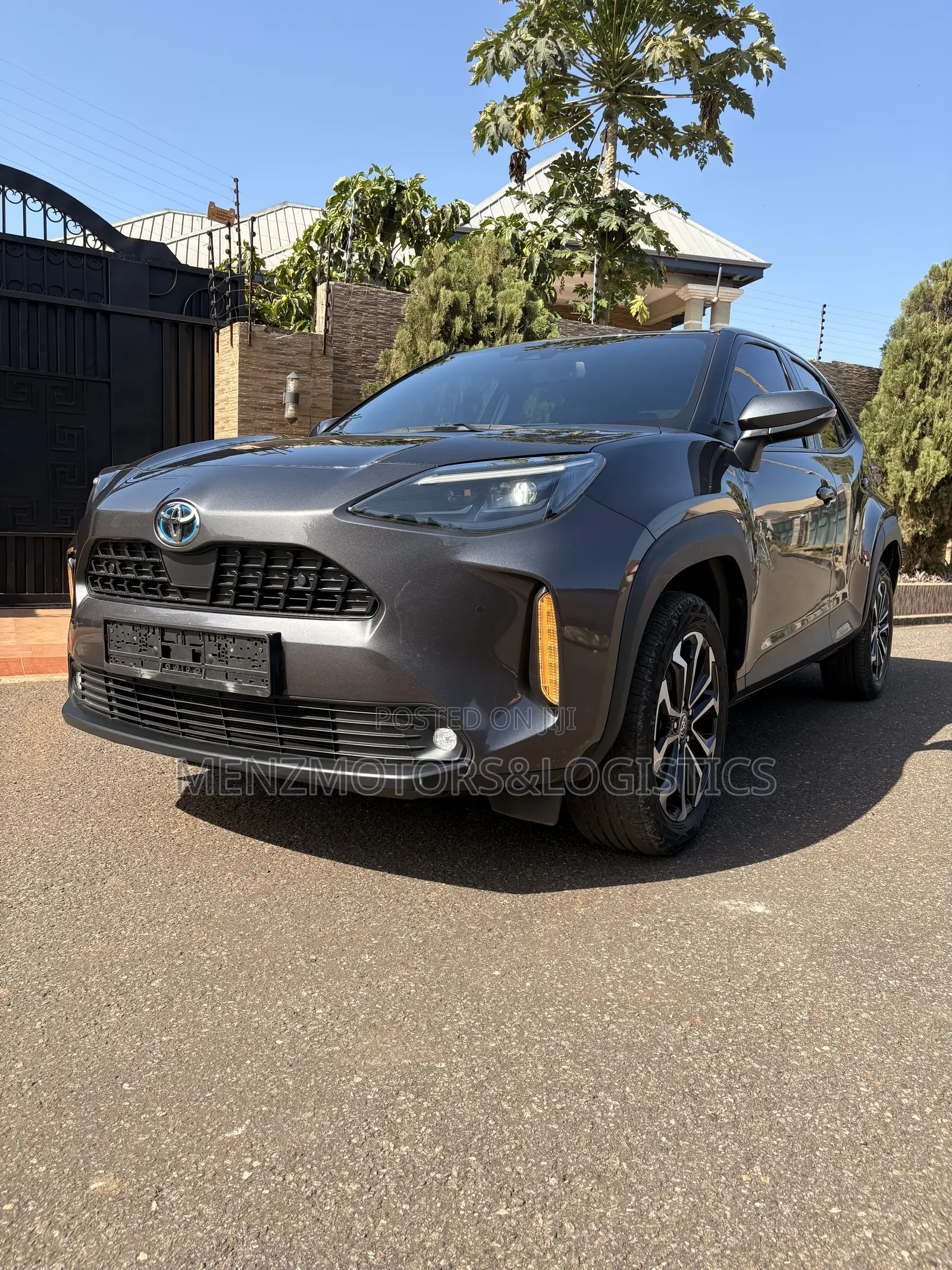 Toyota Yaris Cross 1.5 Hybrid AWD 2022 Gray