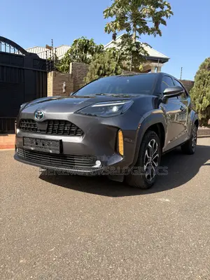 Toyota Yaris Cross 1.5 Hybrid AWD 2022 Gray