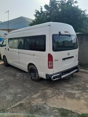 Toyota HiAce 2013 White