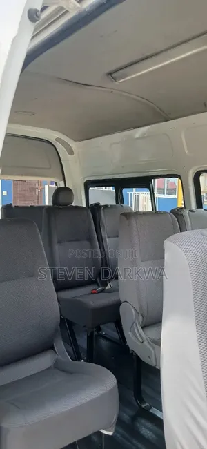 Toyota HiAce 2013 White