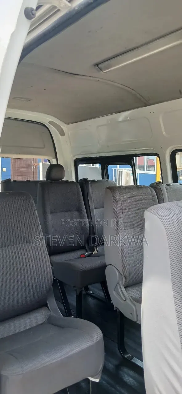 Toyota HiAce 2013 White